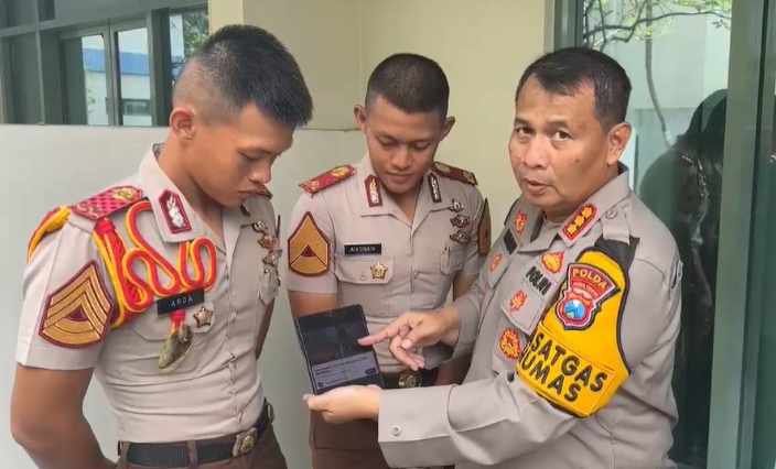 Polda Jatim Resmi Tahan 3 Orang Tersangka Konten Kreator Video Guru Tugas