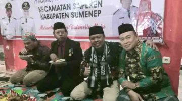 Ketua Komite SMAN 1 Sapeken (kanan) bersama Kepala Desa dan Camat Sapeken saat suatu kesempatan momentum acara