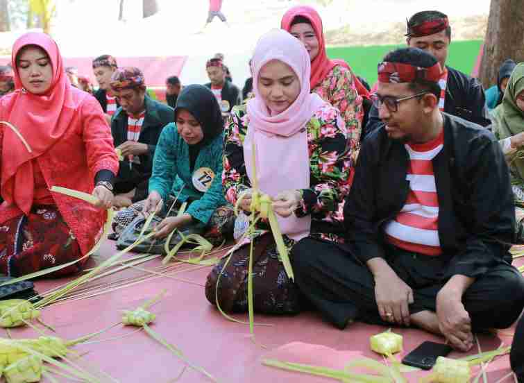 Bupati Sumenep Cak Fauzi Terus Tunjukkan Upaya Pelestarian Budaya Melalui Festival Ketupat