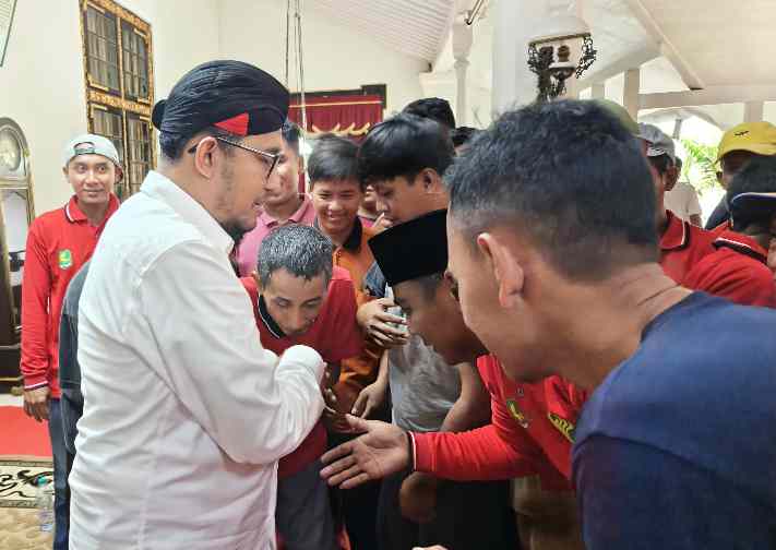 Bupati Sumenep Achmad Fauzi Rayakan HUT-nya Bersama Petugas Kebersihan: Kesederhanaan yang Mengispirasi