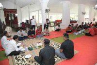 Bupati Sumenep Achmad Fauzi Rayakan HUT-nya Bersama Petugas Kebersihan: Kesederhanaan yang Mengispirasi