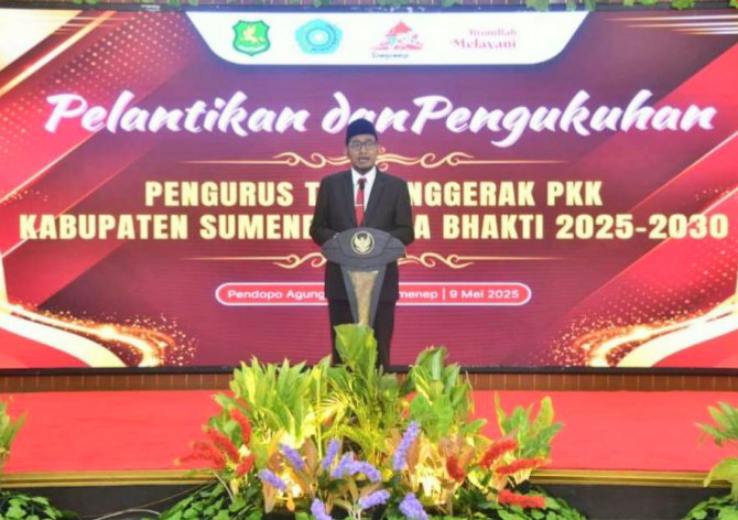 Bupati Sumenep Achmad Fauzi Wongsojudo saat sambutan pada pelantikan dan pengukuhan pengurus TP-PKK Kabupaten Sumenep Masa Bhakti 2025-2030