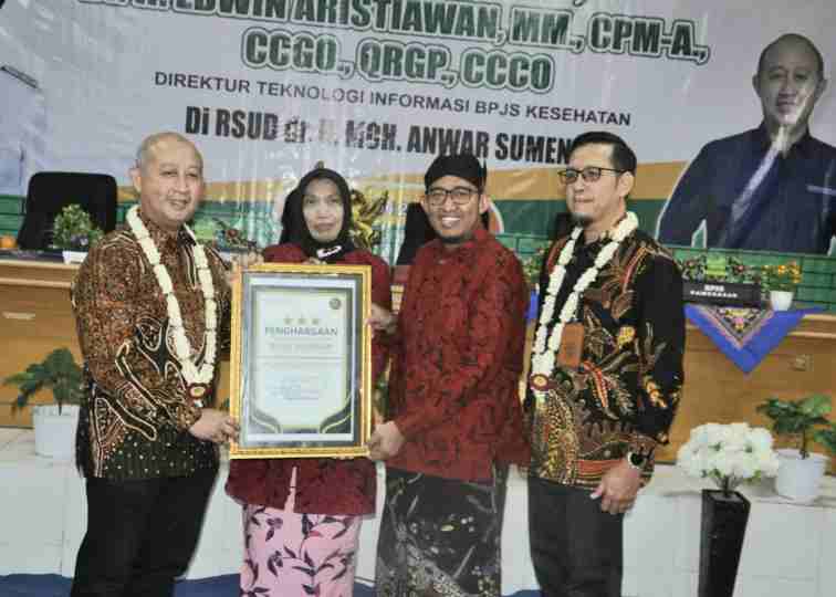 RSUD Sumenep Terima Penghargaan dari BPJS Kesehatan RI Atas Komitmen Dukung Transformasi Layanan Kesehatan Digital