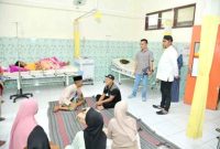 Bupati Sumenep Achmad Fauzi Wongsojudo saat mengunjungi RSUD Abuya-Kangean