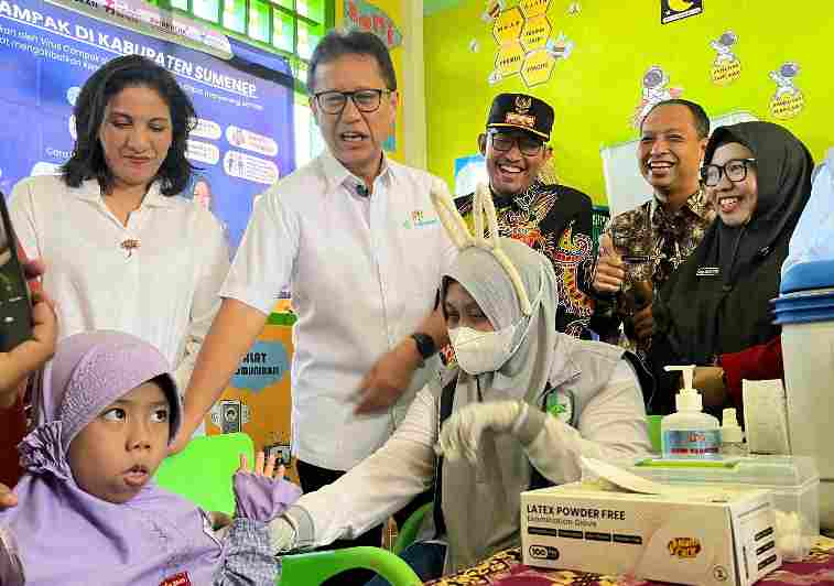 Menkes Apresiasi Bupati Sumenep dalam Melakukan Langkah Cepat dan Responsif Tangani KLB Campak
