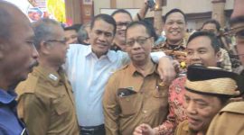 Kepala DKPP Kabupaten Sumenep Chainur Rasyid saat bersama Menteri Pertanian Andi Amran Sulaiman disela agenda Koordinasi Percepatan Pelaksanaan Program Pembangunan Pertanian Tahun Anggaran 2026 yang digelar di Gedung Kementerian Pertanian Republik Indonesia, Selasa (24/02/2026)