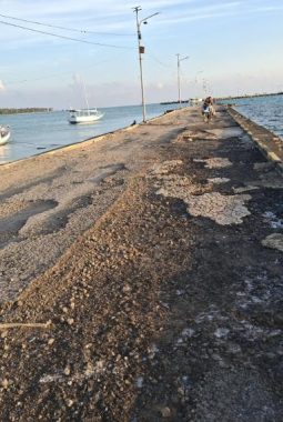 Jalan Pelabuhan Masalembu Kewenangan Pemprov Jatim Rusak Parah, Keselamatan Warga Terancam