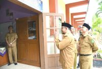 Pastikan Lancar, Bupati Fauzi Monitoring TKA SMP di Sejumlah Sekolah