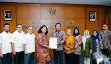 Perkuat Infrastruktur Daerah, Bupati Sampang Terima Hibah BMN dari Kemenkeu RI