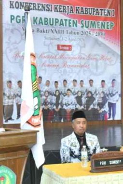 Sekda Sumenep Tekankan Pentingnya Peran Guru dalam Membangun Generasi Berdaya Saing di Konkerkab PGRI