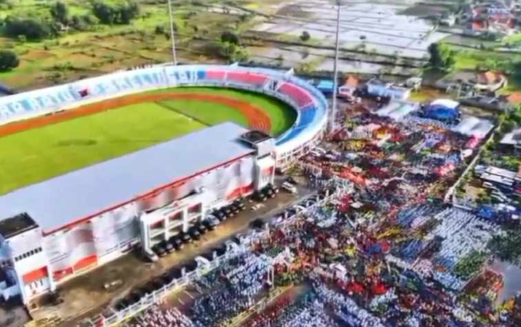 Lokasi suasana siswa Pamekasan mengikuti senam sehat anak Indonesia