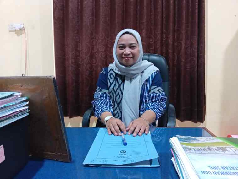 Kepala Bidang (Kabid) Pendaftaran Penduduk Dispendukcapil Sampang, Desy Damayanti