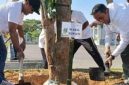Wakil Bupati Pamekasan Sukriyanto saat ikut aksi tanam pohon pada Peringati Hari Lingkungan Hidup