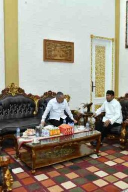 Temui Bupati Sumenep, Menhub Apresiasi Respons Cepat Penanganan Kebakaran KM Mutiara Sentosa II