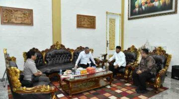 Temui Bupati Sumenep, Menhub Apresiasi Respons Cepat Penanganan Kebakaran KM Mutiara Sentosa II