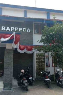 Ekonomi Sampang Tumbuh Melesat, Target RPJMD 2025 Resmi Terlampaui