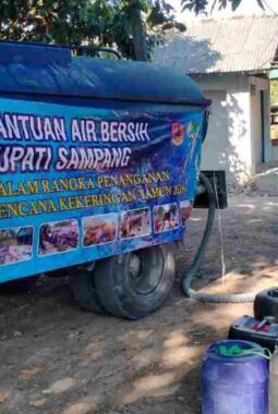 Tanggap Darurat Kekeringan, BPBD Sampang Distribusikan Air Bersih ke Desa Terdampak