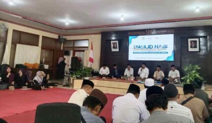 Maulid Nabi di Diskominfo Sumenep, Kadis Indra Wahyudi Ajak Pegawai Perkuat Kebersamaan