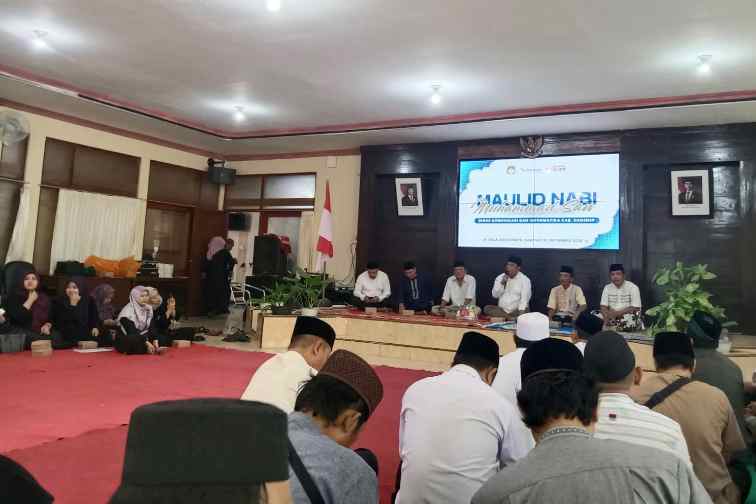 Maulid Nabi di Diskominfo Sumenep, Kadis Indra Wahyudi Ajak Pegawai Perkuat Kebersamaan