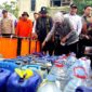 Gubernur Jatim Didampingi Bupati Slamet Junaidi Serahkan Bantuan Air Bersih di Kedungdung