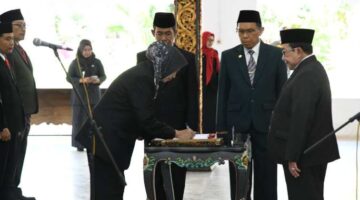 Wabup Sumenep Lantik 28 Pejabat, Tekankan Bekerja Profesional dan Junjung Integritas