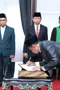 Bupati Sumenep Lantik Empat Kepala OPD, Minta Perkuat Pelayanan kepada Masyarakat