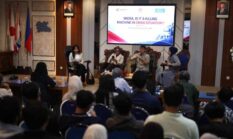 FIKOM Unitomo Perkuat Kompetensi Mahasiswa Hadapi Krisis Komunikasi