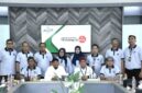 Momentum foto bersama Direktur Utama BPRS Bhakti Sumekar, Hairil Fajar, serta jajaran dan Bupati Sumenep, Achmad Fauzi Wongsojudo 
